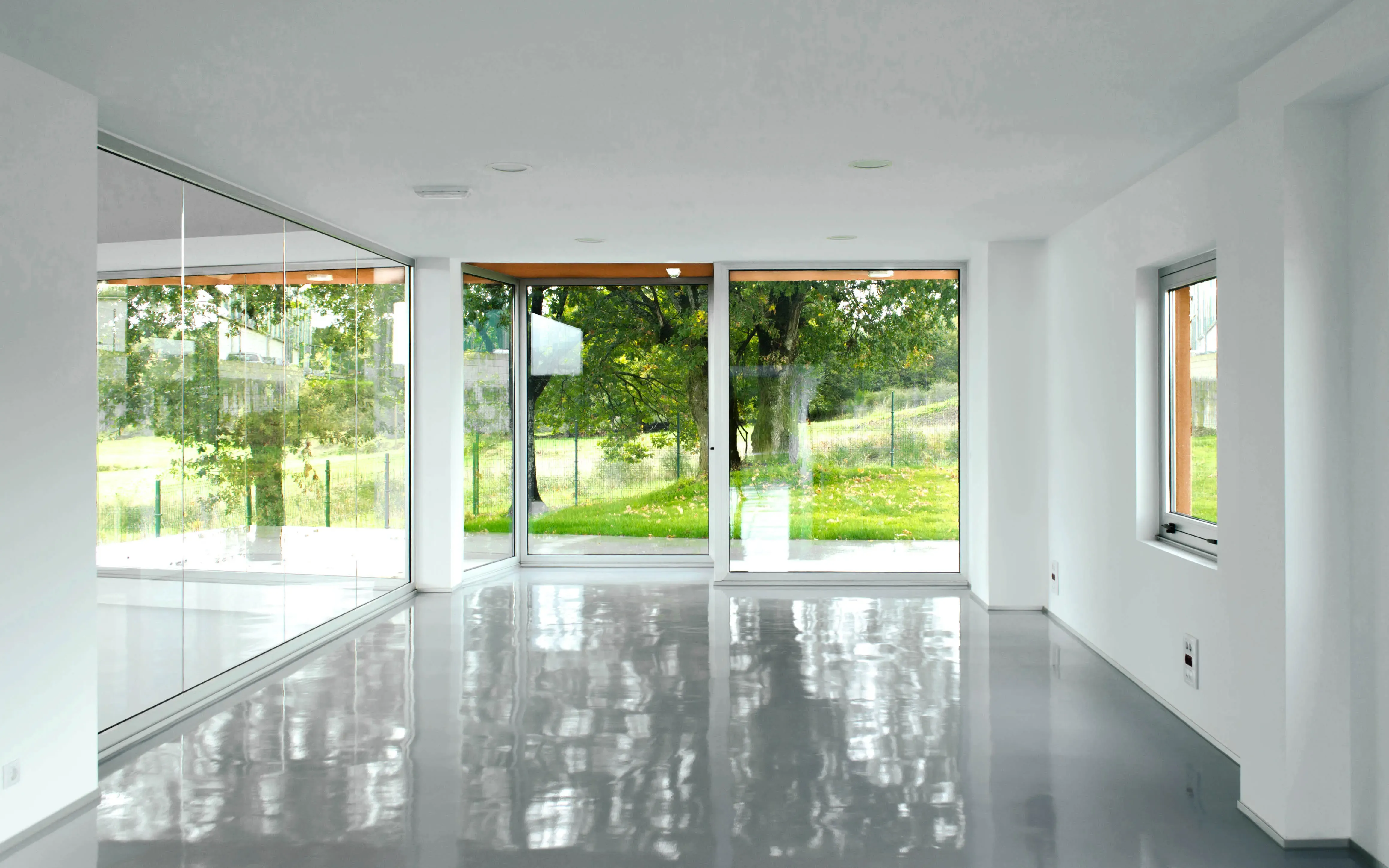 Exposición, oficinas y venta Hnos. TOIMIL
